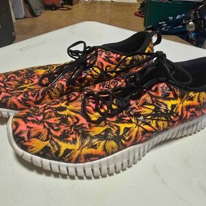 womens size 11 new balance athletic shoe sneakers - multicolored